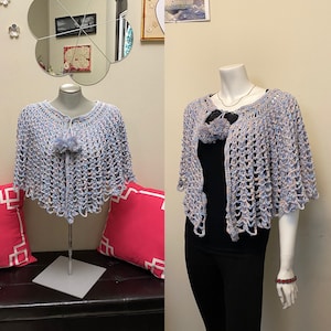 Crochet Open Poncho avec fermeture Pompom en option