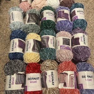 Bernat Bundle Up Big Ball 8.8 oz Lavender Knitting & Crochet Yarn