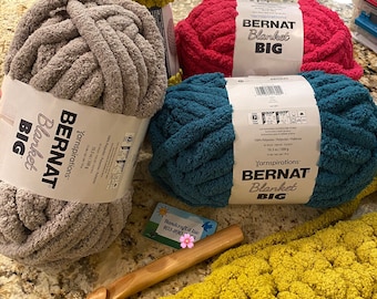 Bernat Blanket Yarn Super Soft, 300g/10.5oz Teal Dreams 