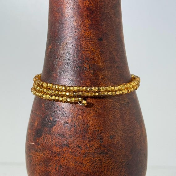 Memory wire wrap bracelet with gold color 2mm beads