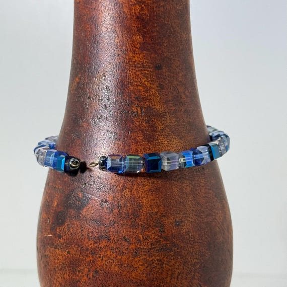 Memory wire wrap bracelet with 6mm blue & clear mix square beads