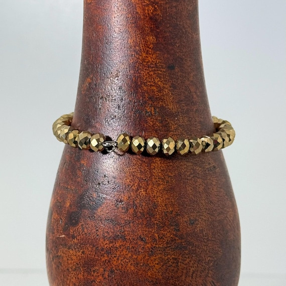 Memory wire wrap bracelet with gold color 6mm beads