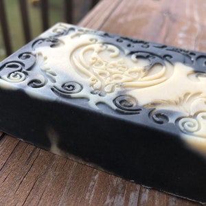 Mitlow Honey, Turmeric and Charcoal Soap for Acne Scars