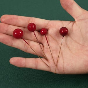 20 Rami Di Bacche Rosse Artificiali 20,5 Cm – Agrifoglio Lucido Con Glitter, Flessibili, Per Ghirlande E Decorazioni Natalizie Fai-da-Te