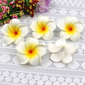 Plumeria Rubra artificial de espuma blanca de 3 tamaños, flor de frangipani para bricolaje, para bodas en la playa, fiestas, horquillas para el pelo, flores para orejas, coronas hawaianas.