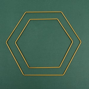1 STÜCKE Metall Hexagon Floral Hoop 2Size Gold Hochzeit Home Decor Centerpiece Tisch Kranz Metall Kranz Ringe mit Tischkartenhalter Stand