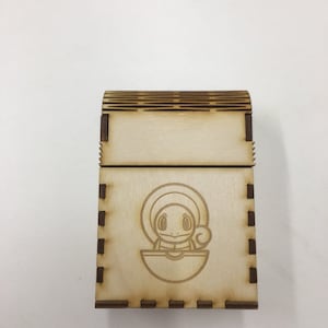 Caja de baraja de una sola carta de madera con grabado personalizado