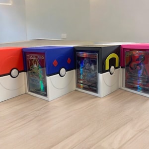 Scatola portaoggetti per 2 mazzi di carte progettata per essere compatibile con il gioco di carte Pokémon.