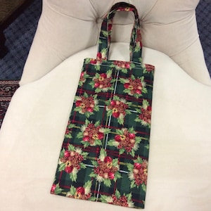 Red and Green Plaid Holly Single Bottle Wine Tote