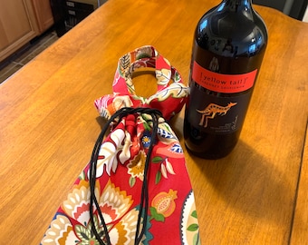 Bold Red Floral Pattern Drawstring Wine Tote with Carry Handles