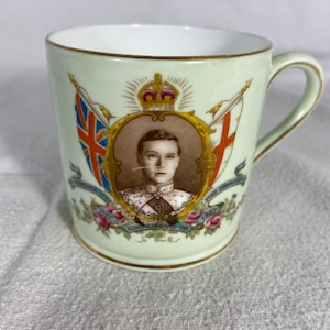 Aynsley England Vintage Cup