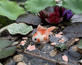 Figura de pez dorado de cerámica pintada a mano – Escultura de animal bebé en miniatura, regalo decorativo de porcelana coleccionable