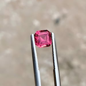 Turmalina rosa afgana: gema suelta de 1,10 ct