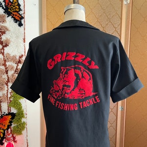 Vintage 50s "Grizzly" Flocked Fuzzy Letter Bear Graphic Bowling Shirt Women's sz L