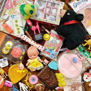 Vintage Mystery Kitsch Junk Drawer Time Capsule - 15 Item Groovy Grab Bag Trinket Lot - Fun Gift Idea