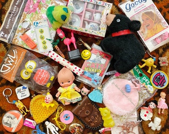 Vintage Mystery Kitsch Junk Drawer Time Capsule - 15 Item Groovy Grab Bag Trinket Lot - Fun Gift Idea