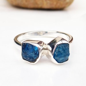 Raw Apatite Ring, Neon Blue Apatite Ring, Blue Apatite Ring, Natural Raw Apatite Ring, Raw Apatite Crystal Ring, Healing Crystal Ring-U240
