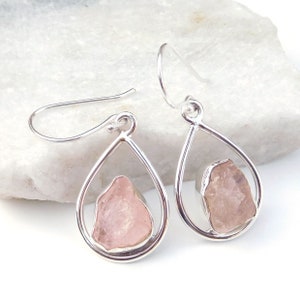 Ruwe roze morganietkristallen oorbellen: 925 sterlingzilver