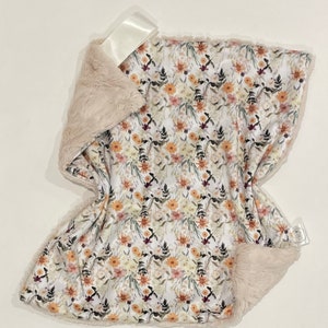 Neutral daisy floral minky lovey, faux fur lovey, security blanket, baby girl lovey, baby lovey, neutral, minimalist, western, baby shower
