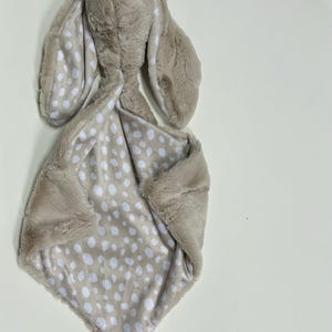Lapin d'amour beige, doudou, fausse fourrure, minky, amour de luxe, cadeau mignon, bébé garçon, bébé fille, baby shower, neutre, doux, jouet, nouveau-né