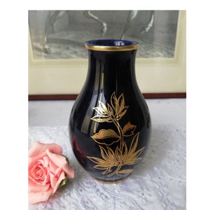 Porcelain vase from Hungary, vintage