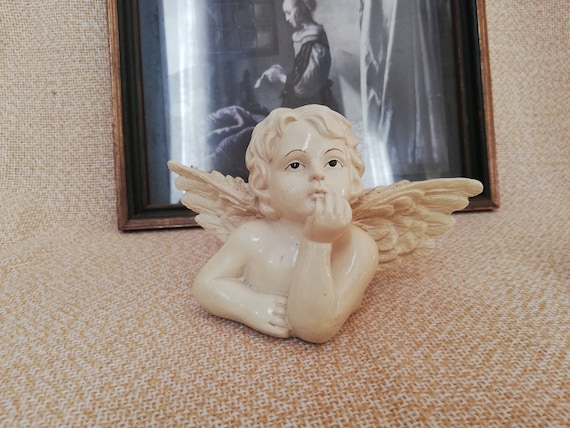 置物 angel Ceramic Angel White as a Decorative Object for Your Home. Vintage