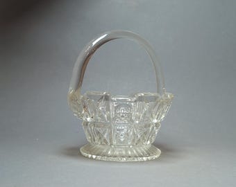 Vintage Clear Glass Basket Dish Pressed Glass Ring Holder Bonbonniere Decor