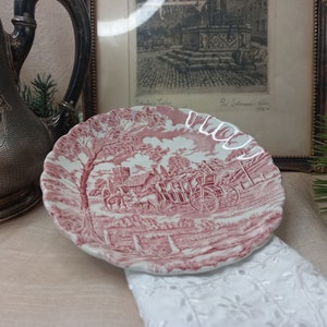 Red collector&#39;s plate from the company Myott from the Royal Mail series, Vintage from England