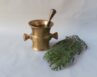 Antiker Messing-Küchenmörser mit Stößel, Kleiner Mörser aus Österreich, Vintage Charme für Ihre Küche, Messingartikel für Sammler