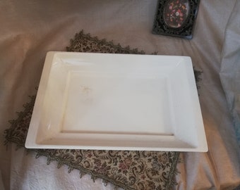 Plato de cerámica rectangular como plato de servir o como plato llano. Añada de Alemania.