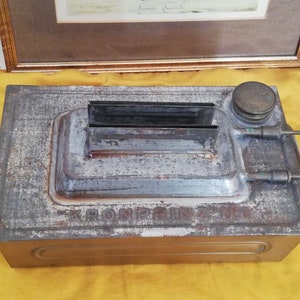 High tech device from the interwar period. A petroleum gas machine / kerosene burner. Vintage from Austria