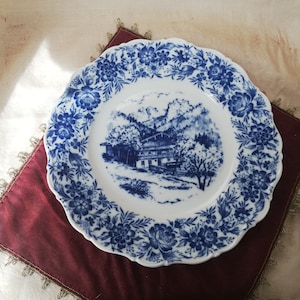 Blue porcelain plate by Seltmann Weiden. Vintage from Germany.