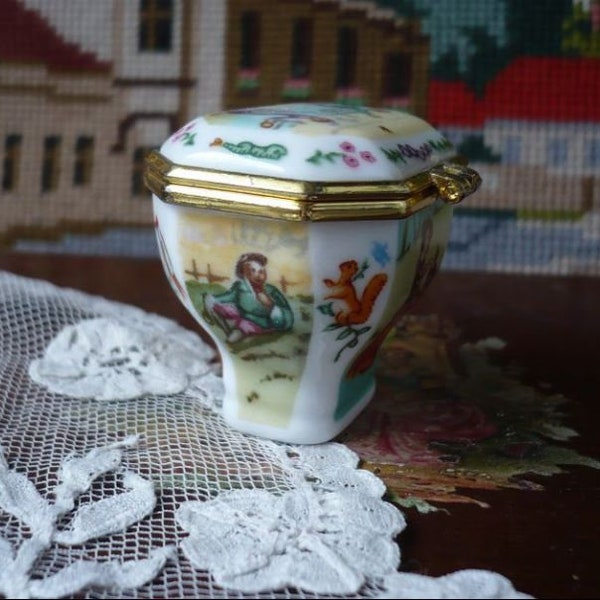 Porcelain jar del Prado, antique, vintage, England