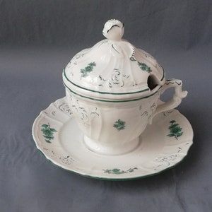 Bohemian porcelain sugar bowl in the Rococo style, sugar bowl with lid and floral green patterns, sugar bowl with integrated saucer.