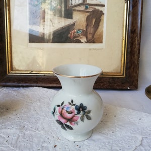 Small decorative vase made of porcelain, Germany, vintage