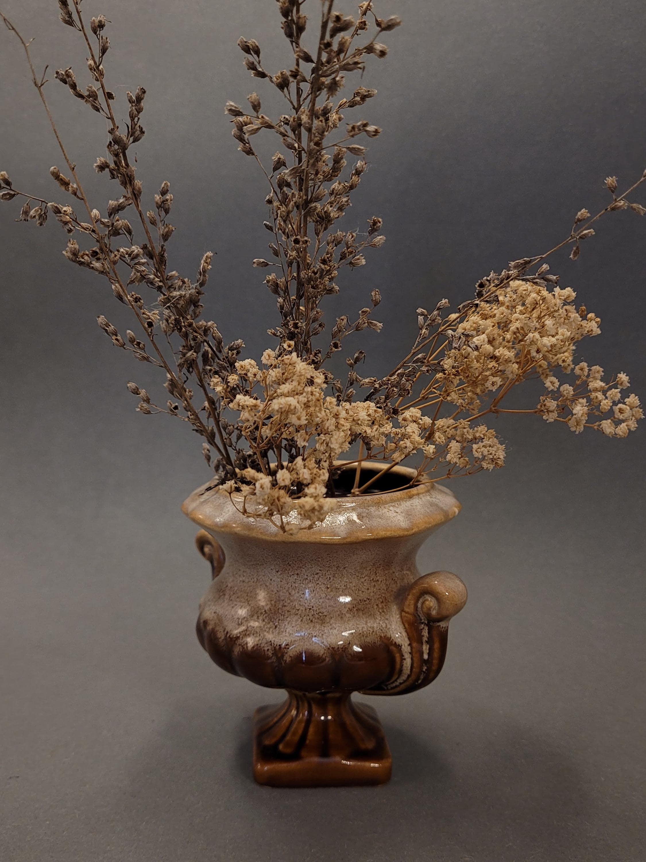 RSTK Mark オーストリア アンフォラ シェイプリリーフ ゴールド　花瓶 取っ手付きヴィンテージ陶器製ミニチュアアンフォラ花瓶 - Etsy 日本