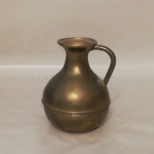 Rustic brass vase – timeless decoration and ideal gift