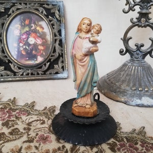 Italian Madonna with Child Jesus.