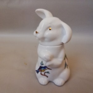 Porcelain box in the shape of a rabbit, vintage, AYNSLEY, porcelain, England