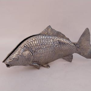 Porta tovaglioli vintage a forma di pesce placcato in argento / Decorazione da tavola di metà secolo / Porta lettere a forma di pesce