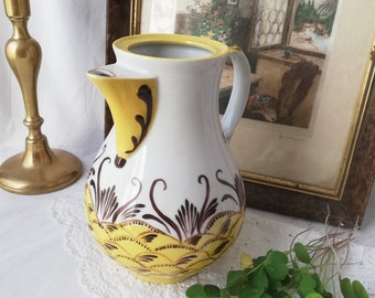 Porcelain jug from the GDR, vintage from Germany