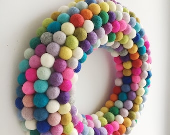 Rainbow felt ball wreath. Holiday wreath. Bright door wreath. Pompom door wreath. Home decor