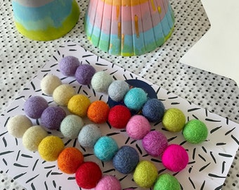 Rainbow felt ball garland. Nursery decor. Children's bedroom. Home decor. Pom pom garland. Nursery bunting