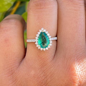 Emerald ring / emerald ring for wedding engagement / pear emerald ring / natural emerald ring / trending emerald ring for women girls gift