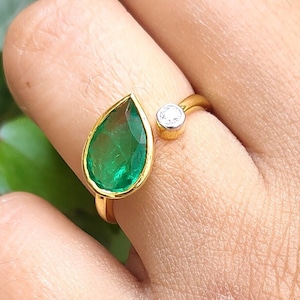 18k Teardrop emerald ring, multi stone emerald ring, emerald engagement ring, women emerald ring,emerald wedding ring, emerald ring for gift