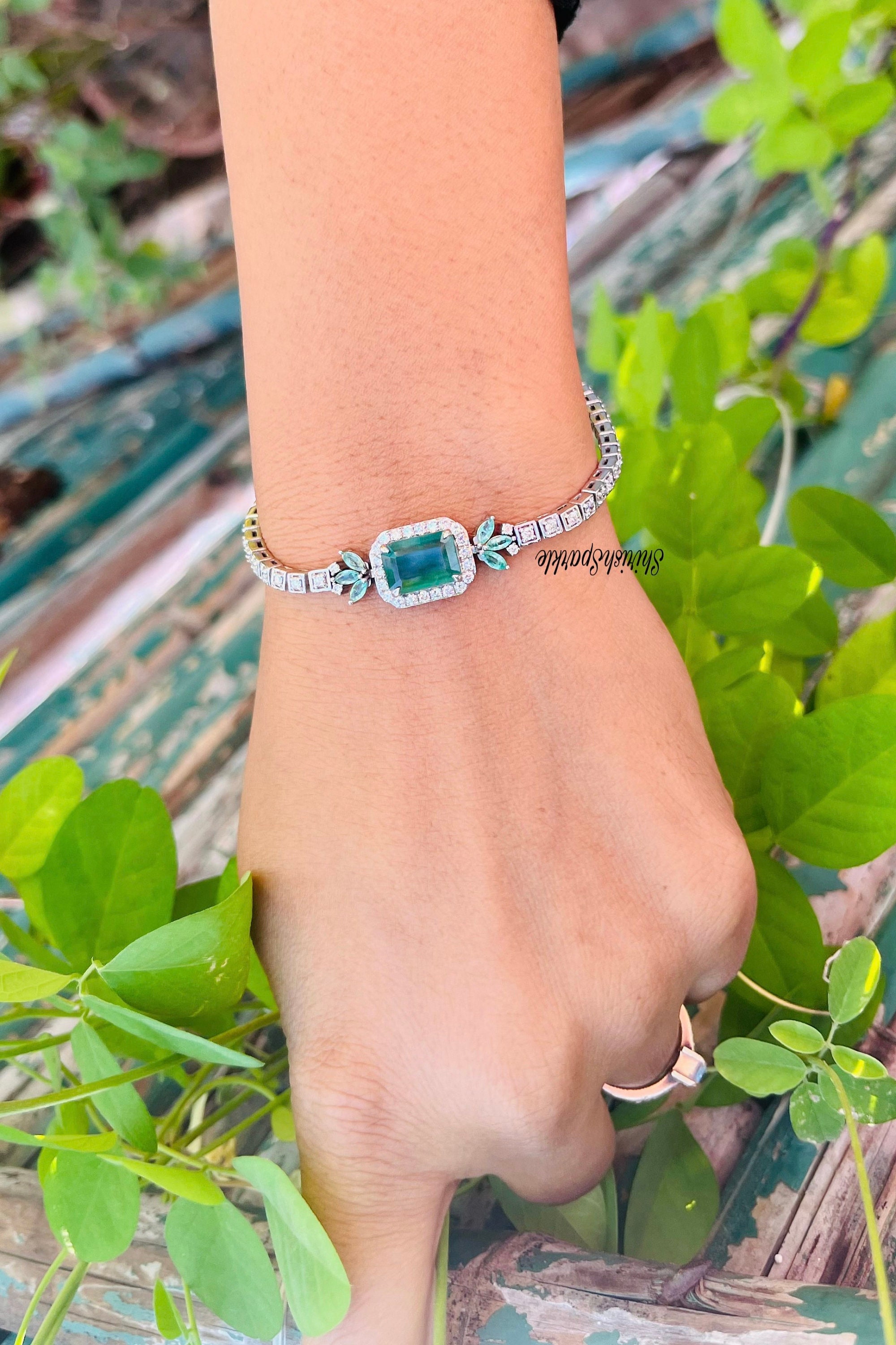 Natural Emerald Natural Diamond Tennis Bracelet Armlet Arm Band ...