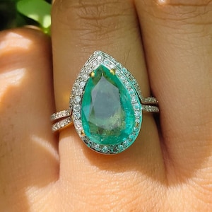 Natural emerald pear cut emerald engagement ring with wedding band for women, genuine Zambia teardrop emerald engagement ring & wedding band
