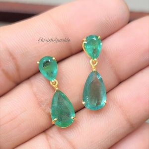 Teardrop emerald dangle earring, Emerald dangle earring, Angelina Jolly Emerald Earring, Pear Emerald dangle Earring, Emerald drop earring