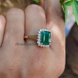 Emerald Ring For Women Natural Emerald Ring Emerald Ring Emerald ring Gold Vintage Emerald Ring Real Emerald Ring Genuine Emerald Ring