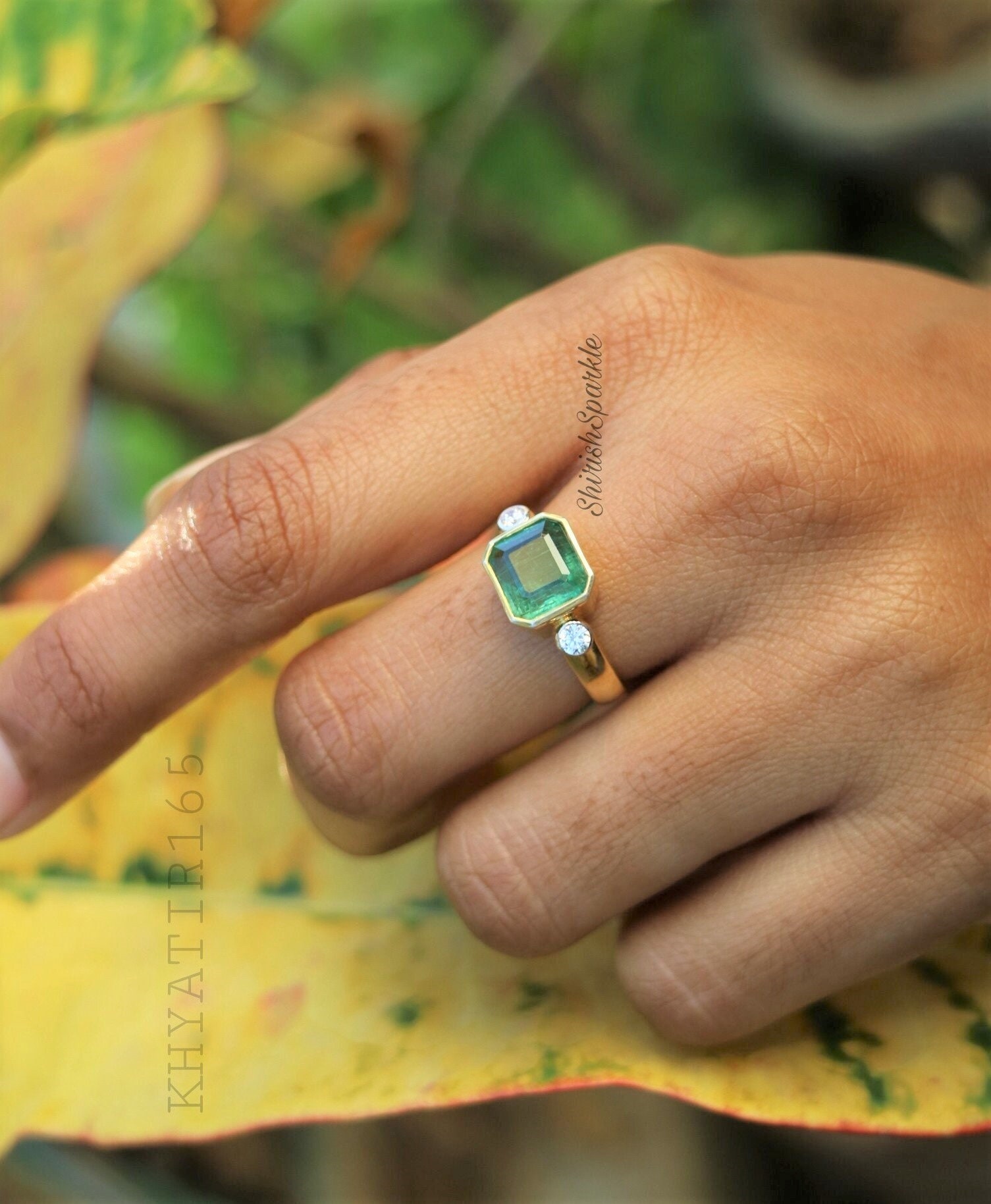 Halle berry emerald ring best sale